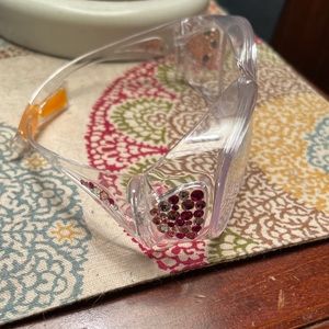 Women's safety goggles